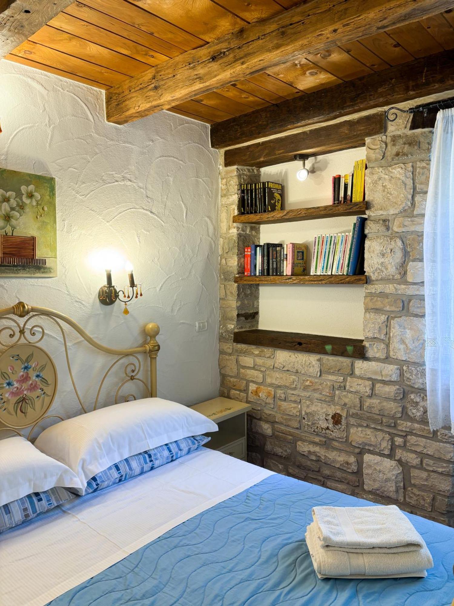 City Center Coastal Escape - Apartments With Sea View Or Cozy Room Novigrad Istria Kültér fotó