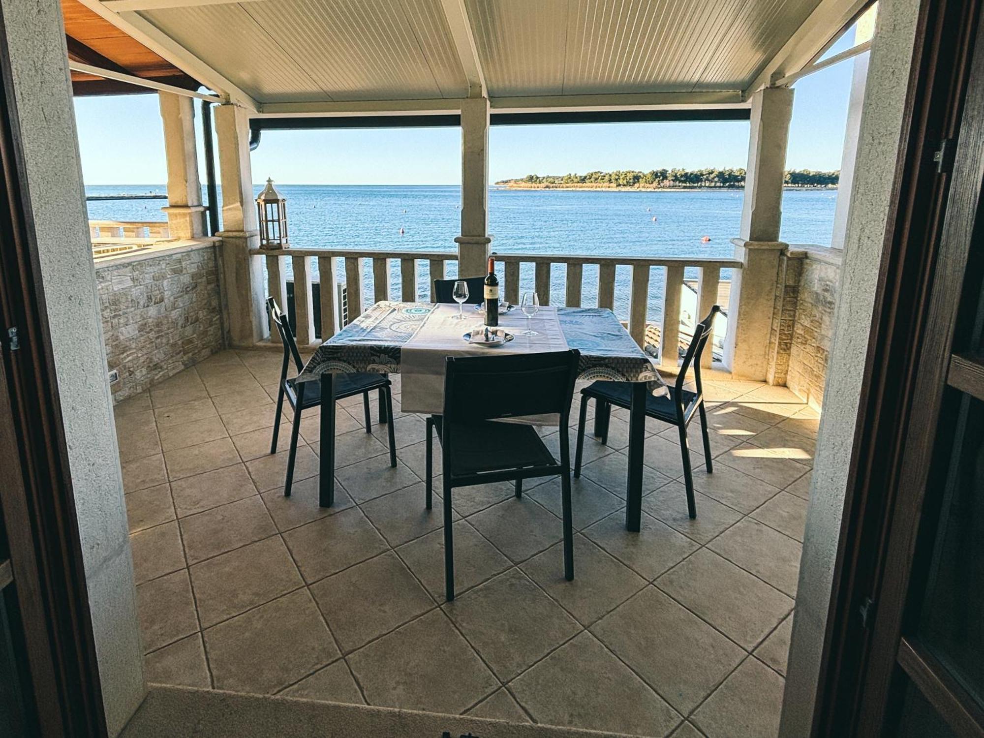 City Center Coastal Escape - Apartments With Sea View Or Cozy Room Novigrad Istria Kültér fotó