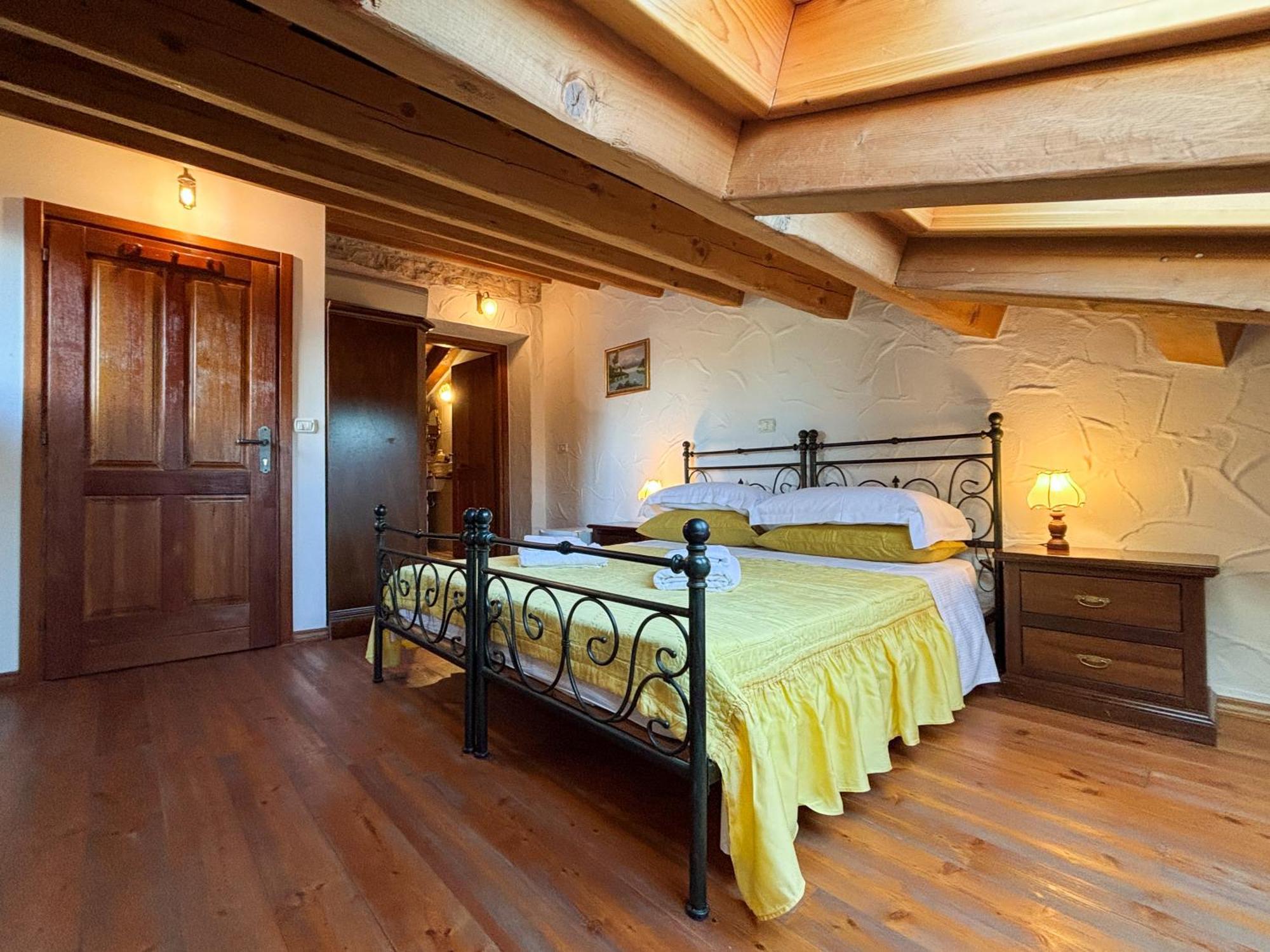 City Center Coastal Escape - Apartments With Sea View Or Cozy Room Novigrad Istria Kültér fotó