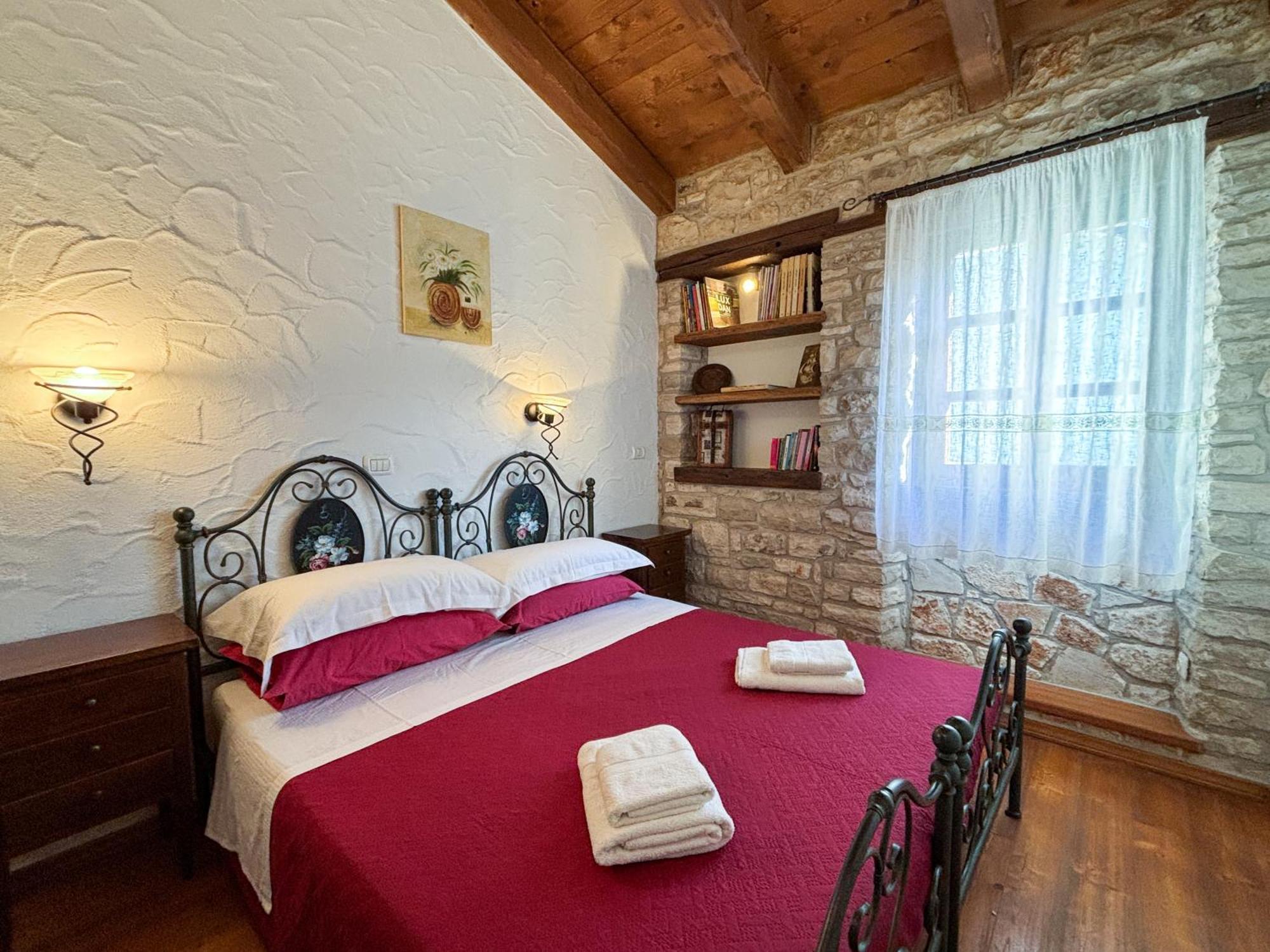 City Center Coastal Escape - Apartments With Sea View Or Cozy Room Novigrad Istria Kültér fotó