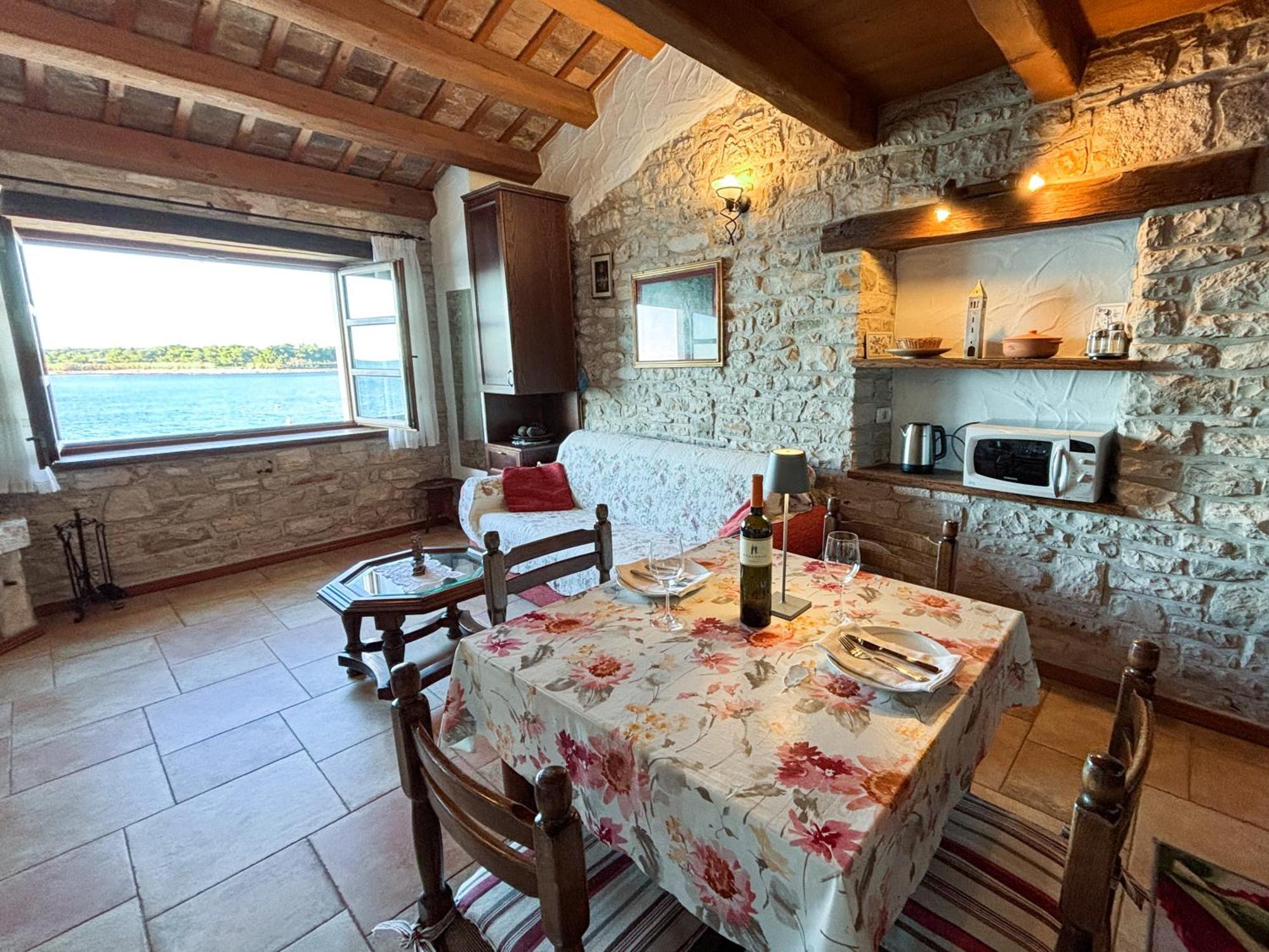 City Center Coastal Escape - Apartments With Sea View Or Cozy Room Novigrad Istria Kültér fotó