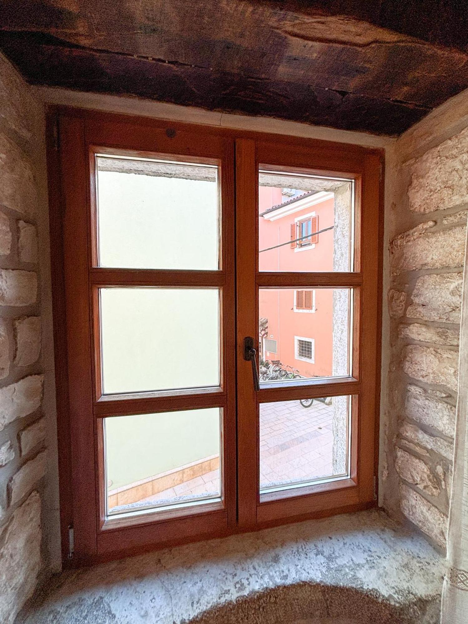 City Center Coastal Escape - Apartments With Sea View Or Cozy Room Novigrad Istria Kültér fotó