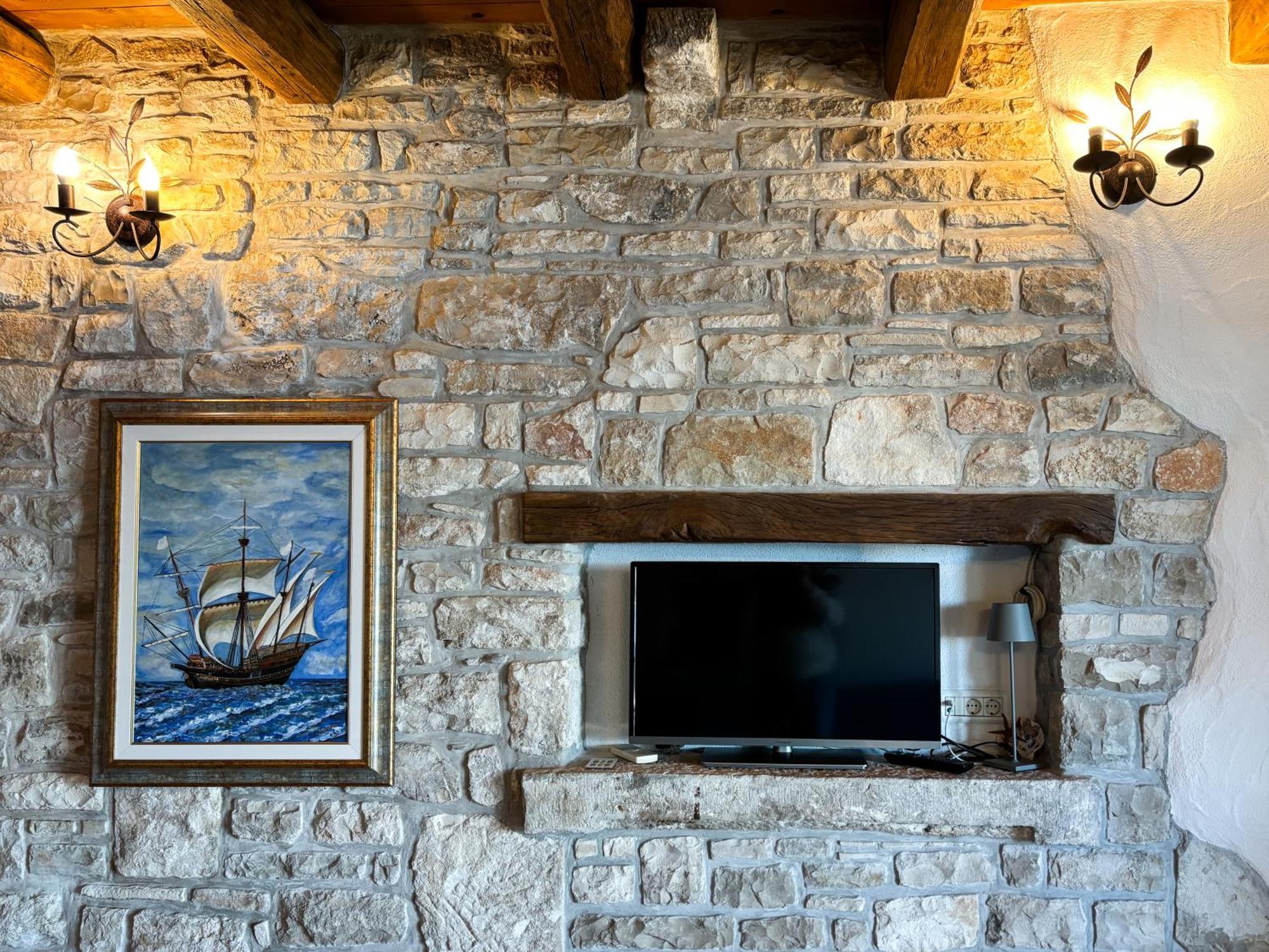 City Center Coastal Escape - Apartments With Sea View Or Cozy Room Novigrad Istria Kültér fotó